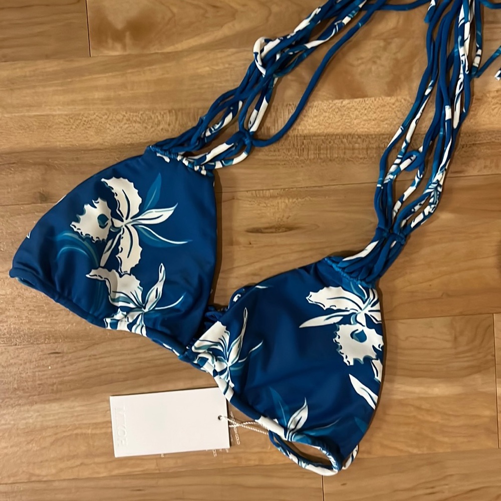 MIKOH Melbourne Crotched Detail Triangle Top in Hawaii Hula Breeze NWT